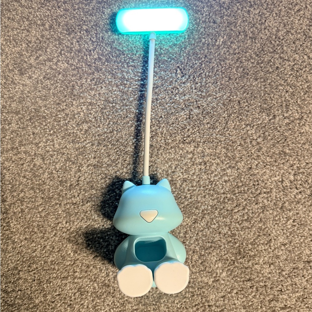 Cute Blue Cat Lamp - Picture 2 of 9